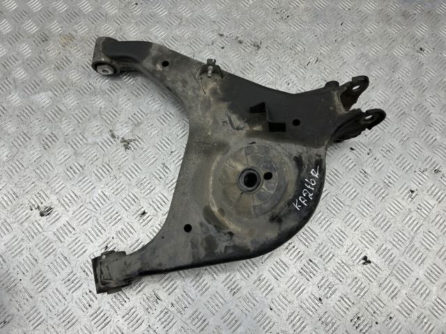 Балансир задний нижний, правый LR023713 LAND ROVER
