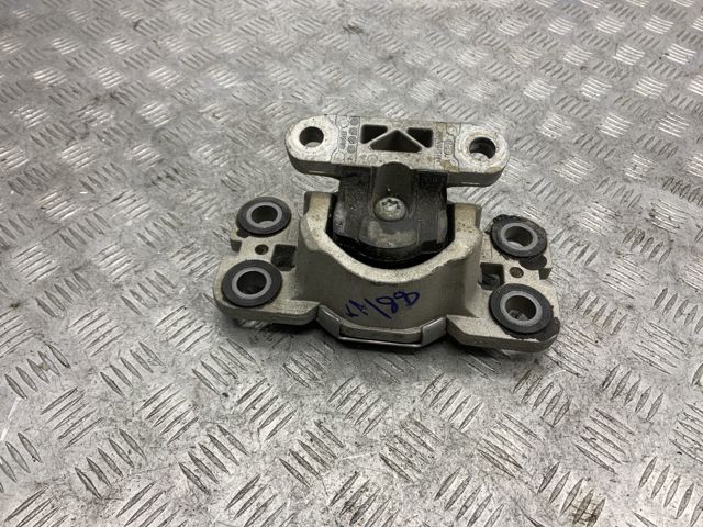 Подушка коробки передач LR024738 LAND ROVER