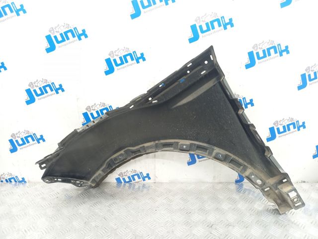 Крыло переднее правое LR027589 LAND ROVER