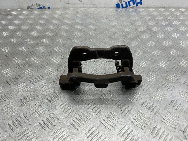 Кронштейн суппорта LR032894 LAND ROVER