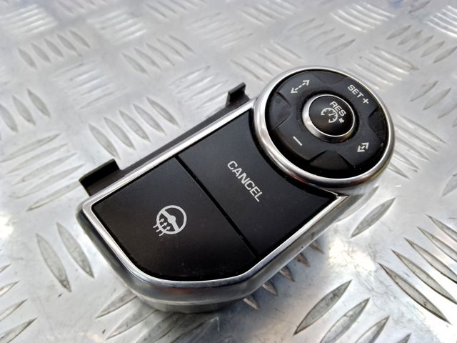 Блок кнопочных переключателей рулевого колеса LR037452 LAND ROVER
