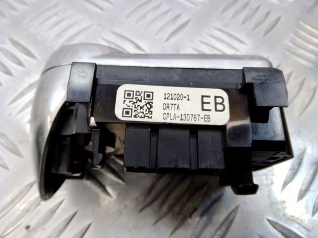 LR037452 LAND ROVER Блок кнопочных переключателей рулевого колеса купить в Каменское