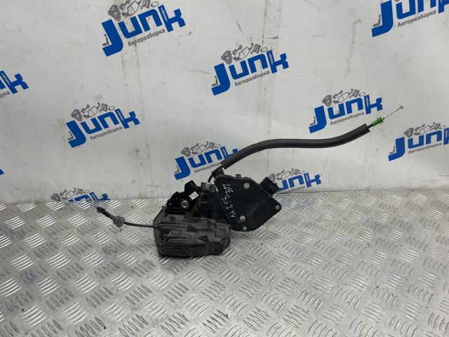 Замок задней правой двери  LR038356 LAND ROVER