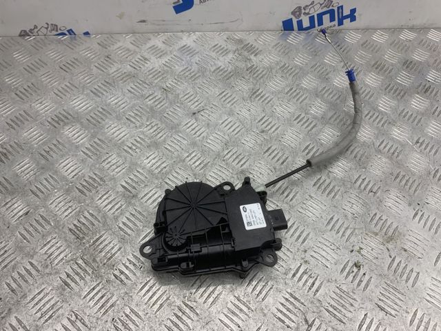 Актуатор замка ляды LR070125 LAND ROVER