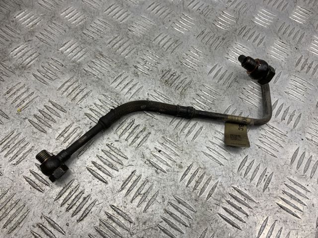 Подача масляная труба LR072563 LAND ROVER