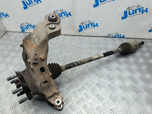 Цапфа поворотная левая LR076286 LAND ROVER