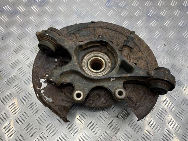 Кулак поворотный правый RLH500120 LAND ROVER