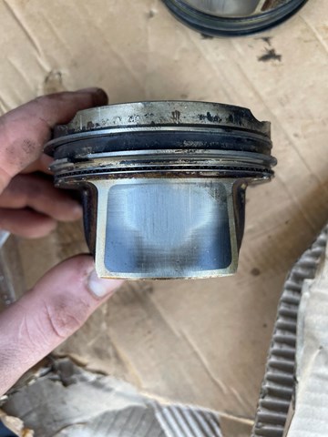BMW 11258606459 Поршень в комплекте на 1 цилиндр, STD в наличии Одесса