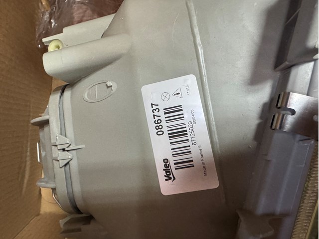 VALEO 086737 Фара правая в наличии Запорожье