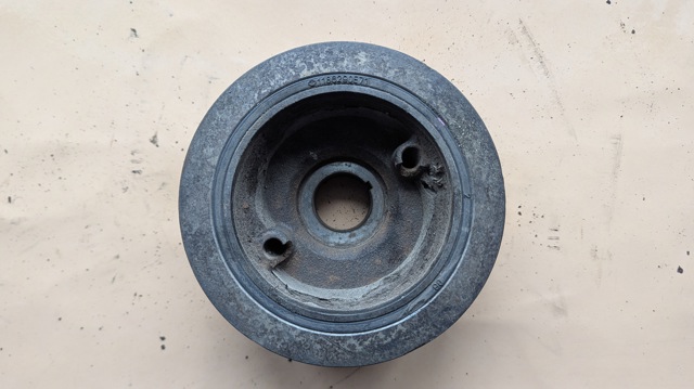 Шкив коленчатого вала 1104A013 MITSUBISHI