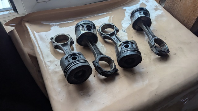 Шатун поршня ДВС 1115A035 MITSUBISHI