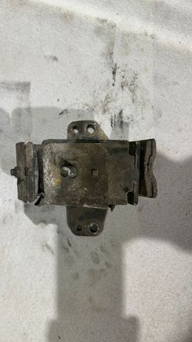 Левая опора двигателя 11220VK510 NISSAN