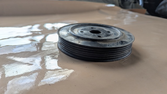 Шкив водяного насоса 1330A002 MITSUBISHI