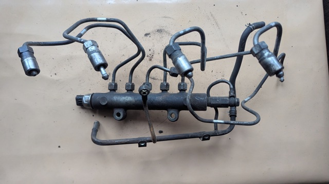 Рампа форсунок системы впрыска топлива 1465A034 MITSUBISHI