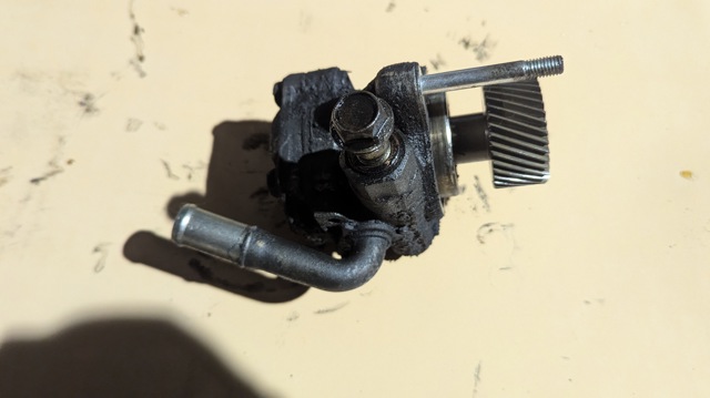 Насос рулевого механизма 4958208 FORD
