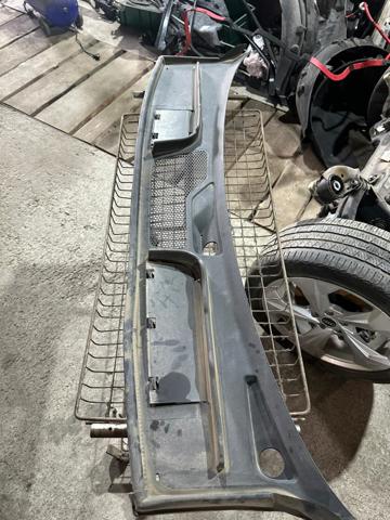 VAG 80B819403 Водосток лобового стекла, жабо в наличии Ужгород