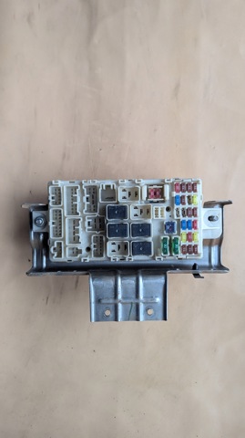 Панель предохранителей 8637A105 MITSUBISHI