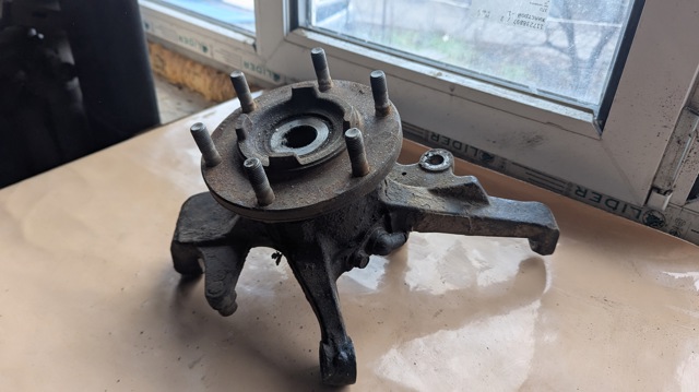 Цапфа передняя левая EB3C3K171BA FORD