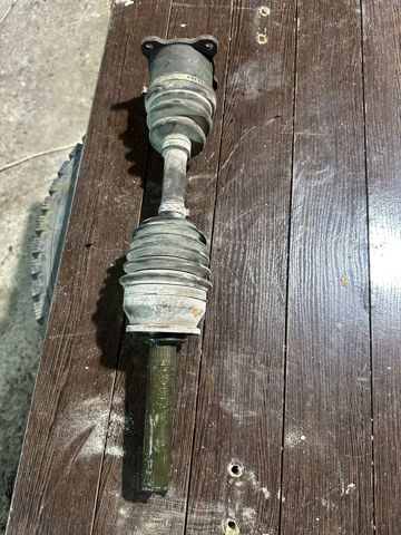 MITSUBISHI MB620252 Полуось (привод) передняя правая в наличии Черновцы