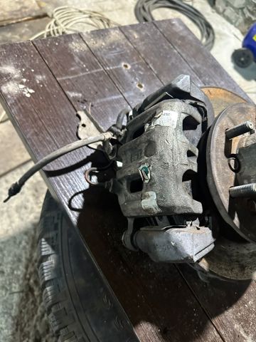 Тормозной суппорт MB858405 MITSUBISHI
