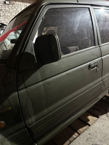Передняя левая дверь MB861335 MITSUBISHI