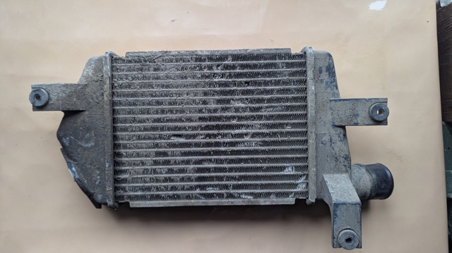 MN135001 MITSUBISHI Радиатор интеркуллера купить в Львов