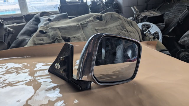 Внутренняя накладка крепления зеркала правого MR109274 MITSUBISHI