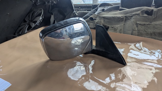 MR109274 MITSUBISHI Внутренняя накладка крепления зеркала правого купить в Ирпень