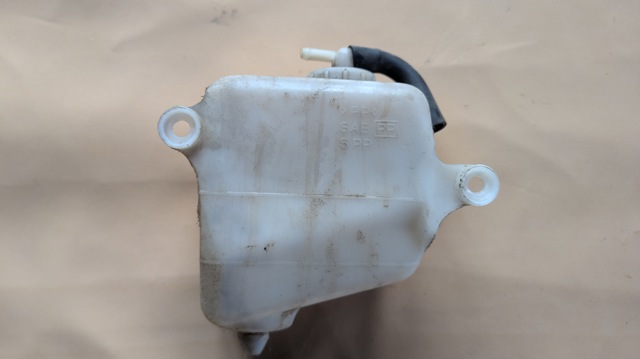 MR127441 Бачок системы охлаждения купить Украина