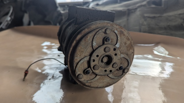 Компрессор системы кондиционирования MR190619 MITSUBISHI