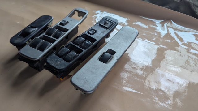 Кнопки переднего левого стеклоподъёмника MR194826 MITSUBISHI
