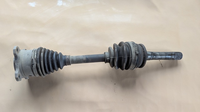 MITSUBISHI MR276870 Правая полуось в наличии Львов