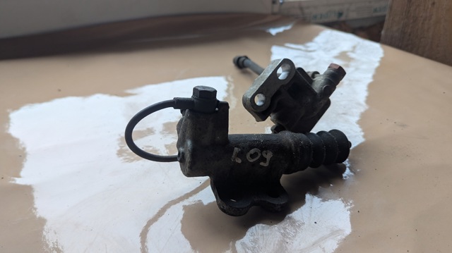 Рабочий цилиндр сцепления MR980832 MITSUBISHI