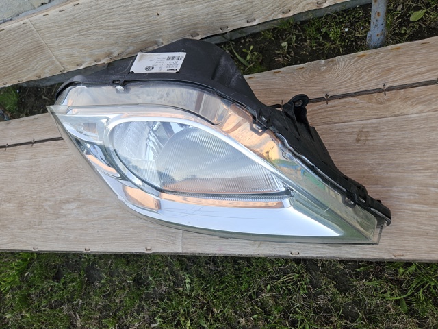 8200744754 RENAULT Правая фара купить в Ирпень