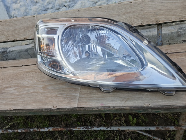 RENAULT 8200744754 Правая фара в наличии Украина