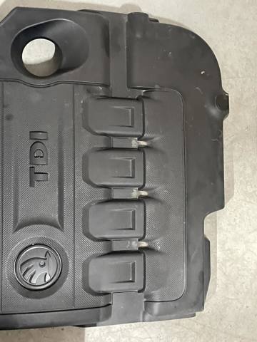 04L103925C VAG Крышка мотора декоративная купить в Хмельницкий