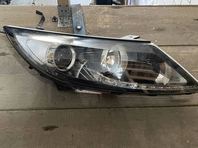 921023W001 HYUNDAI Правая фара купить в Украина