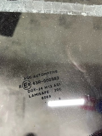 G27001KD2C NISSAN Лобовое стекло купить в Ужгород