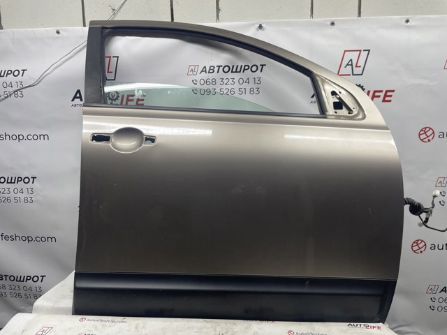 Пассажирская передняя дверь H0100JD0MD NISSAN