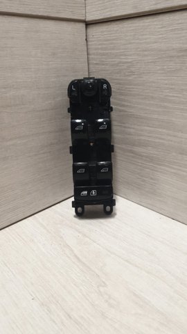 31376457 VOLVO Кнопочный блок управления стеклоподъемником передний левый купить в Сумы