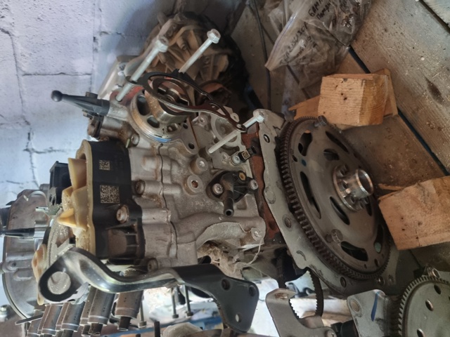 Двигатель в сборе 06L100033D VAG
