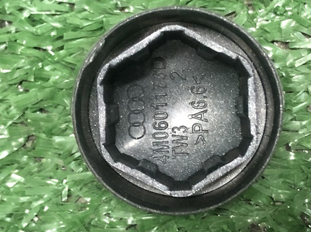 Болт колеса 4M0601173D VAG