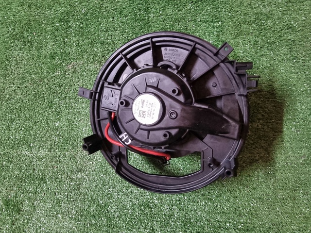 Моторчик печки 5Q1819021B VAG