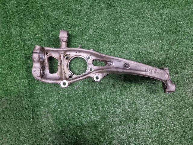 Цапфа передняя правая 80A407560 VAG