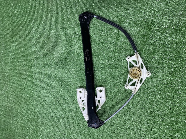 Стеклоподъемник левой задней двери 8V4839461 VAG