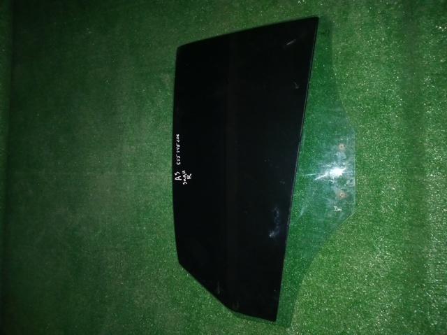 Окно задней двери 8V5845206 VAG