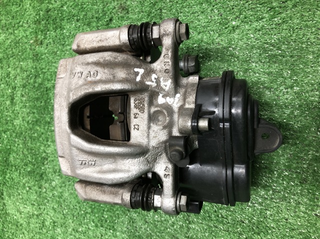 Суппорт тормозной левый задний 8W0405BD VAG