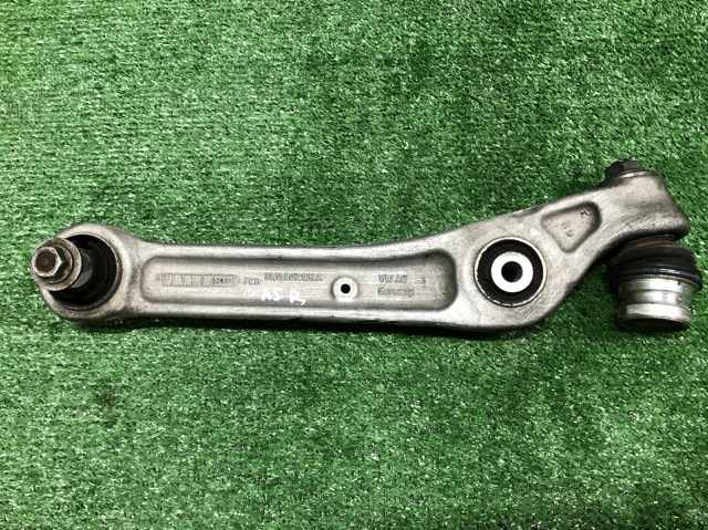 8W0407156A VAG Рычаг передней подвески нижний правый купить в Киев