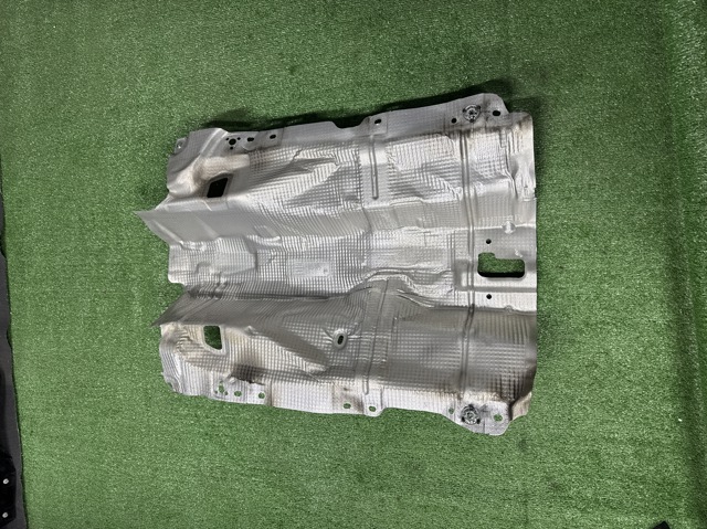8W0804160 Защита выхлопной системы купить Киев