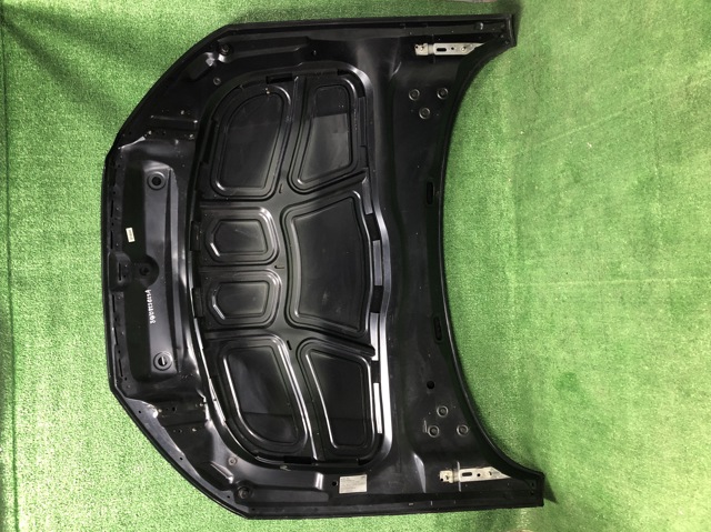 Капот двигателя Audi A4 B9